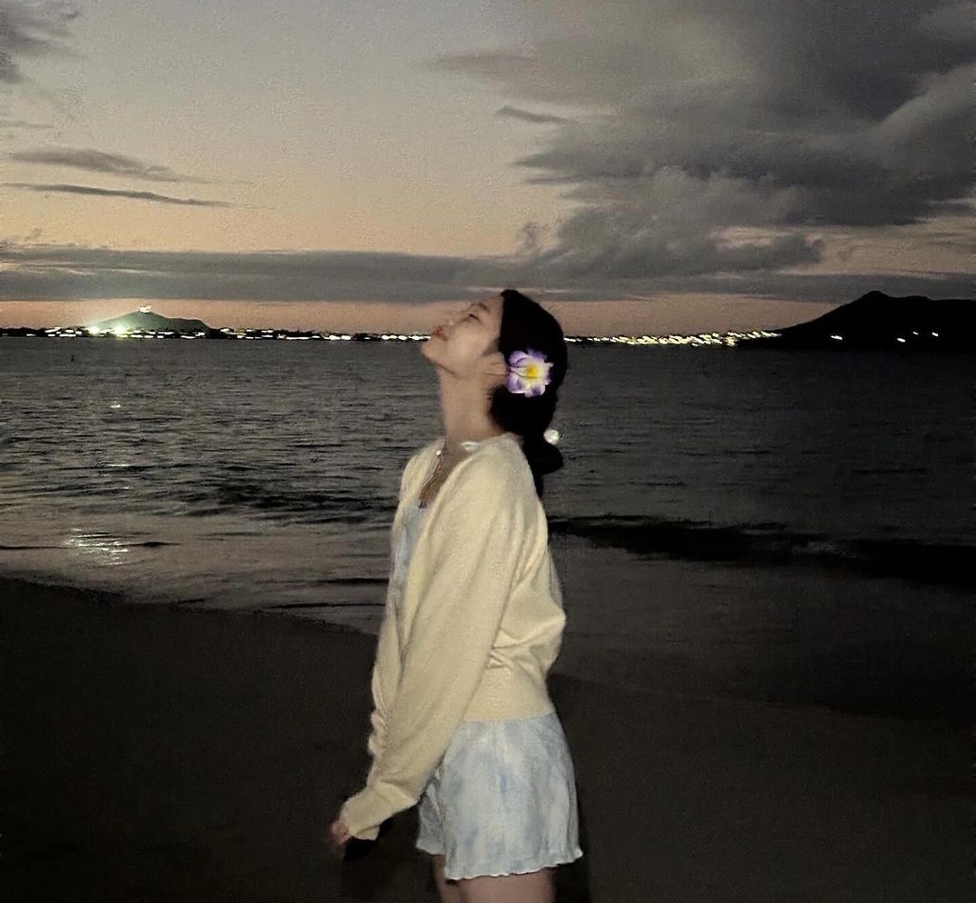 legenda bonita: she who became the sun 
o sentimento: 我仍然不敢相信你稱我為你的男朋友。是誰偷了我的話，讓我相信明天太陽還會升起。
