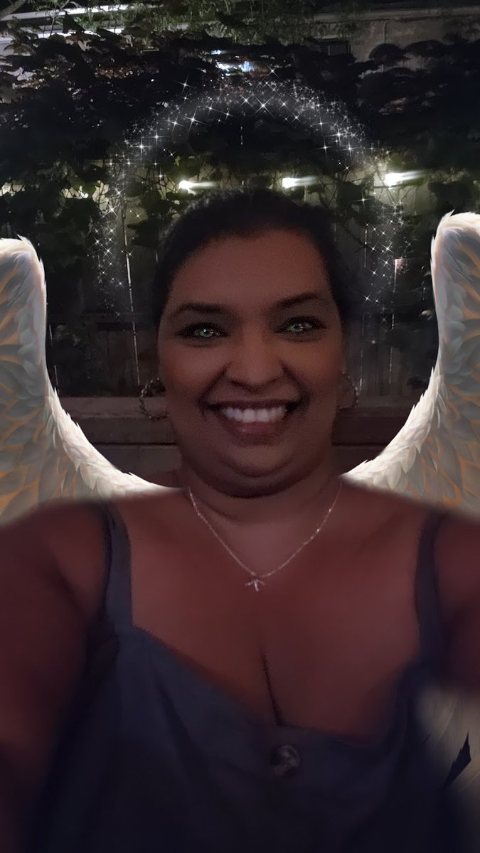AlannahGoddess's tweet photo. I’m going out for dinner tonight, which of my worker bees will be picking up the tab? 🐝😘 https://t.co/cE7891BCmF