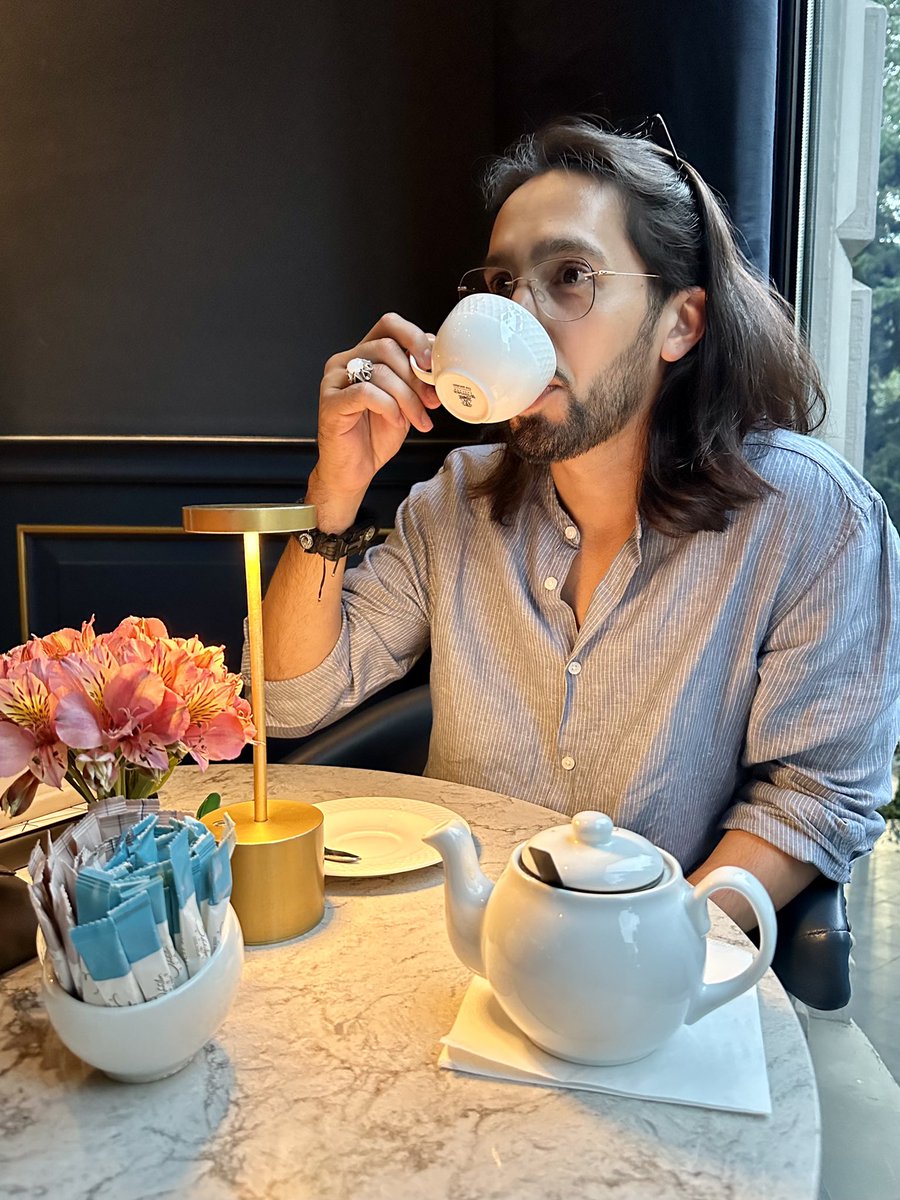Pilot_40's tweet photo. ومع سخونة الأجواء والأحوال
وتتابع الأحداث وتدافع الآمال
كان لابد من المضي قدماً
بكل ما تحمله الراحلة ، من عدة وعتاد
والصبر على الأهواء والأهوال
ومحاولة التناغم ،، واغتنام الغنائم
والسير نحو الغاية ،، وتجاوز الهزائم
فآن الأوان لمحو ما فات
واستقبال كل ما هو آت.
في #أربعينية_السعي📍 https://t.co/CX6xMhcvxq
