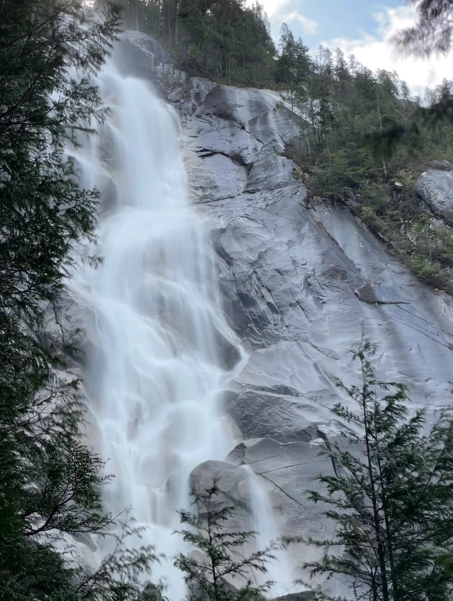 Marie34822989's tweet photo. 🇨🇦Waterfalls around Vancouver📍Shannon and Nairn https://t.co/95nv5iickr