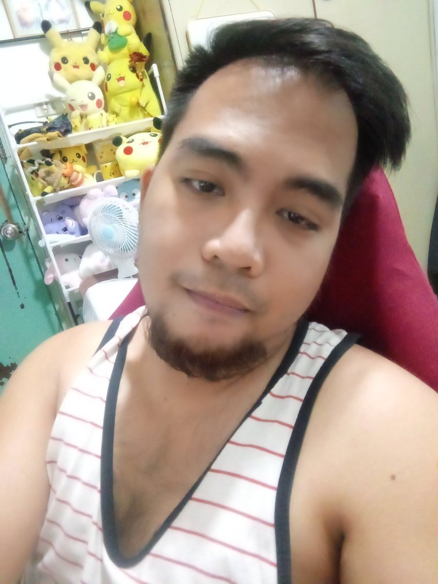iammarque's tweet photo. Dami pang need tapusin.. hinihila n ko ng antok.. ahaha https://t.co/AccM82UGkG