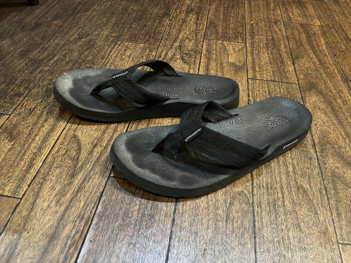 MaoHiroto's tweet photo. 昨日の、雷雨⛈️で停電4回😅
去年迄、停電って子供の頃頃にあった記憶しか無かったけれど、たまたま無かっただけで、雷が起これば、頻繁に起きるものなだなぁと感じました🤔
木曜日、今日も頑張ります🇹🇭
#THENORTHFACE
#LEVELBEER https://t.co/TpVVJwebwy