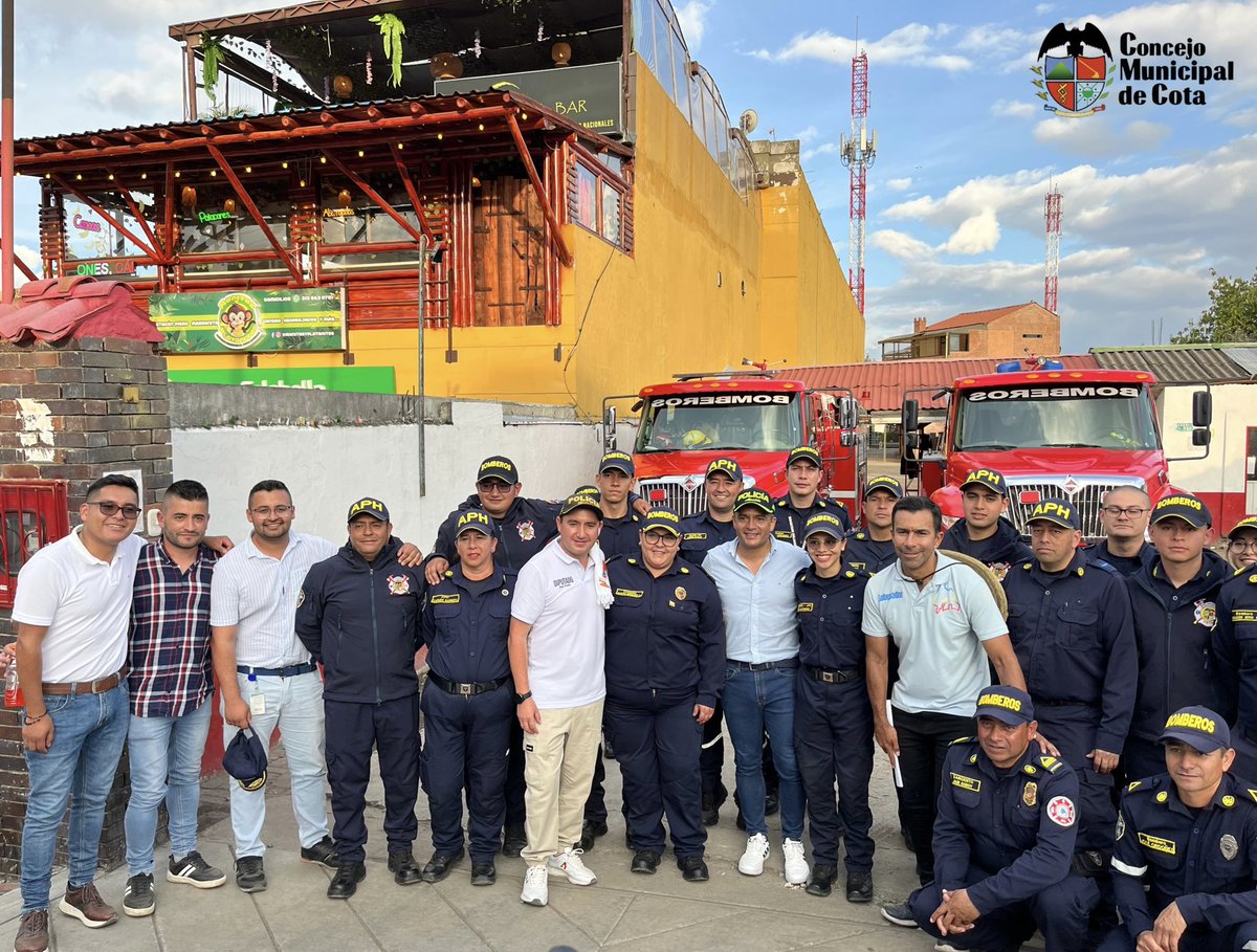 CotaConcejo's tweet photo. La Gobernación de Cundinamarca y la Asamblea de Cundinamarca visitaron y se comprometieron con nuestro municipio, entre los que se destacan:

🩺El hospital de Cota.
🚧 Apoyar al mantenimiento de la malla vial Cota-Suba.
👮🏽‍♀️👮🏽 Seguridad
🏠 Proyectos de vivienda prioritaria. https://t.co/9SwKFEuk38