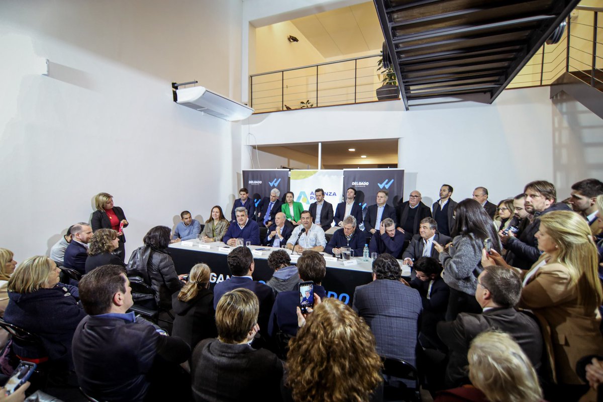 JavierGarcia_Uy's tweet photo. Presentamos Alianza País, acá hay experiencia en gestión que queremos poner al servicio del mejor gobierno y del mejor @PNACIONAL. 

Nos unimos para ganar. 

#NiUnPasoAtrás https://t.co/a3LKrCdUAt