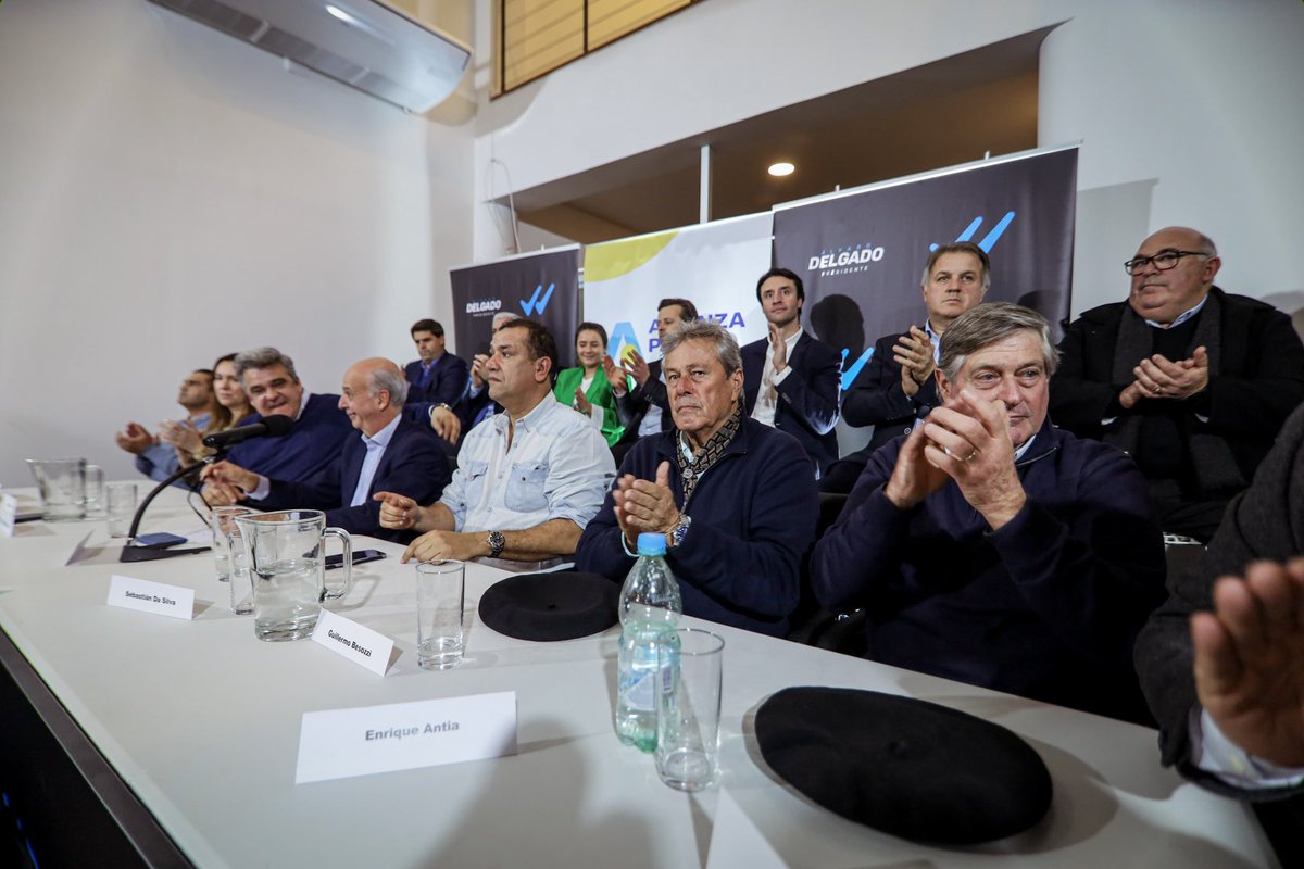 JavierGarcia_Uy's tweet photo. Presentamos Alianza País, acá hay experiencia en gestión que queremos poner al servicio del mejor gobierno y del mejor @PNACIONAL. 

Nos unimos para ganar. 

#NiUnPasoAtrás https://t.co/a3LKrCdUAt