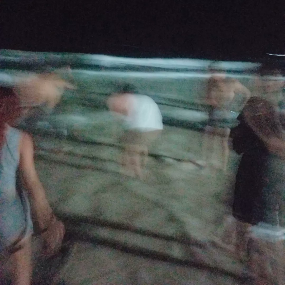 LOS MEJORES MOMENTOS NO TIENEN FOTO...❌
.
..
...
..
.
#stereogfestival #techno #rave #dawn #speed #kialas #utopia #music #rain #seawaves #simulation #panas #converse #chancelier #nightvibes #stars #nightwemeet
instagram.com/p/C-Yzgb5vw-S/…