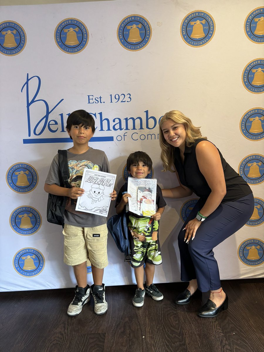 AsmPacheco's tweet image. A fabulous #NationalNightOut2024 yesterday evening across #AD64!  #TeamPacheco had a blast meeting constituents at our booths and passing out school supplies. Many thanks to the first responders for bringing our communities together. 🙌🏼