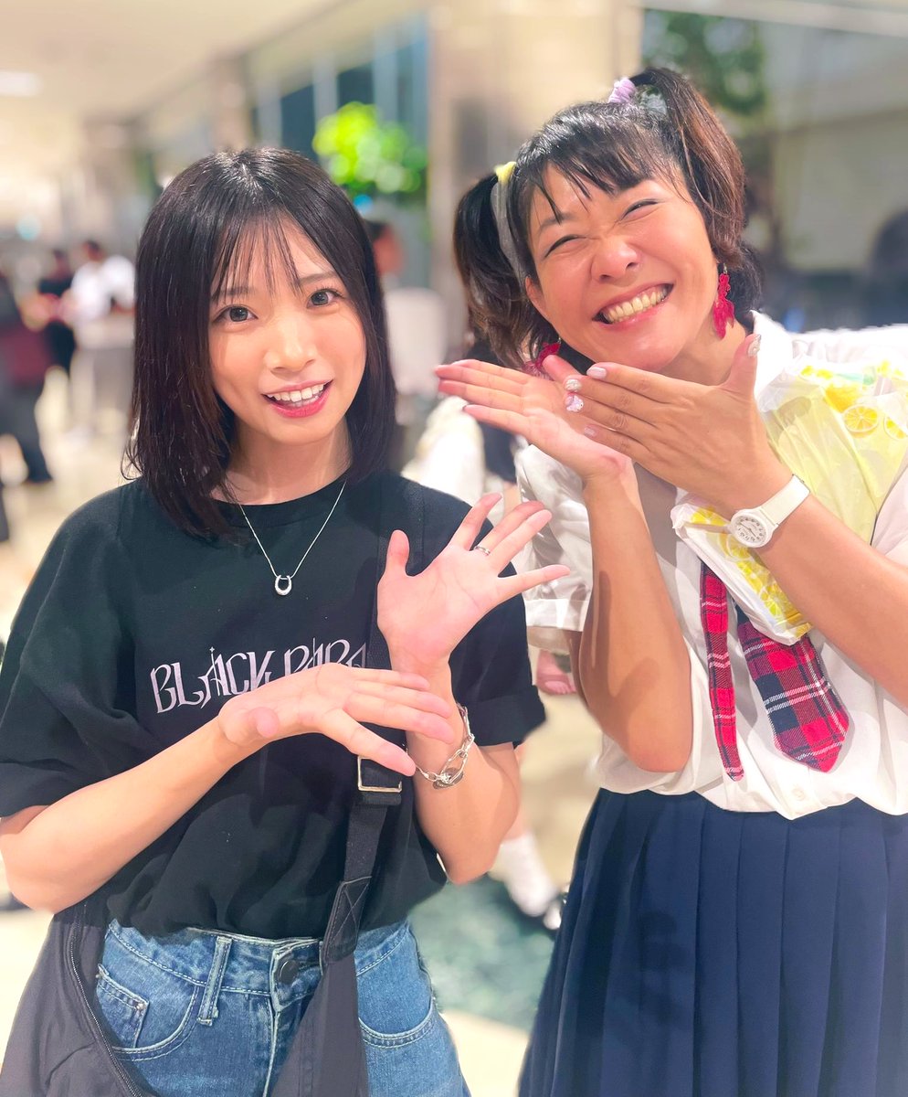 Yumicosmic28a's tweet photo. #ツイプラ芸人お笑いライブ 
雨や雷にも負けず⛈
ご来場頂き誠にありがとうございまHAPPINESS♡

投票して頂いた皆様に更なるHAPPINESS❤️‍🔥
 #x純文学少女歌劇団 のみのりちゃんが
開口一番、1番面白かったです!!なんて
キラッキラに目を輝かせて迎えてくれたので全てよしです🥰
次回は10/19土です✨️ https://t.co/5r825iElZ8