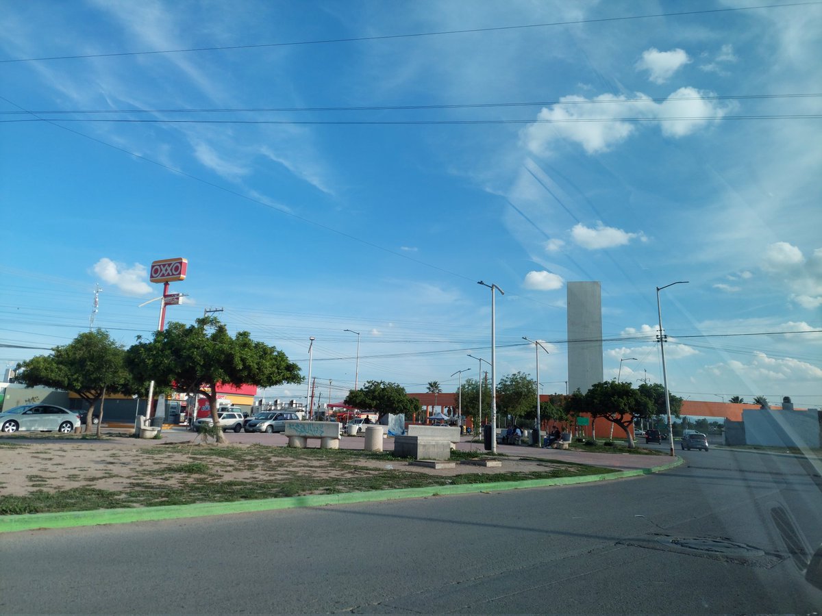 lamberto1990's tweet photo. Visitando, Puerta Real...... https://t.co/PJWYyWmWqh