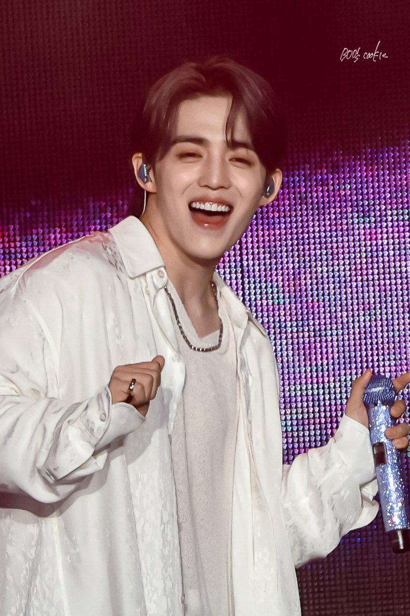 #Happy_SCOUPS_Day 
#띵동띵동_승철이_생일이다_문열어

쿱스야 생축🍒🔔

#SCOUPS #에스쿱스  #エスクプス
#SEVENTEEN #세븐틴
240616 weverse con