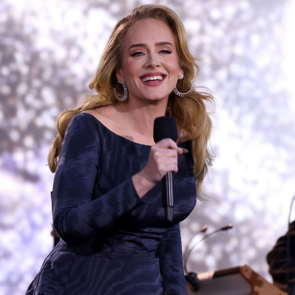 ChartsofAdele's tweet photo. According to German Press, Adele's Munich shows is predicted to gross over $225 million across its 10 shows. 

— Adele is set to break the box office record for a concert engagement, which is currently held by U2, with $110 million for their 17 shows at the Sphere in Las Vegas. https://t.co/QjNsYv0E6h