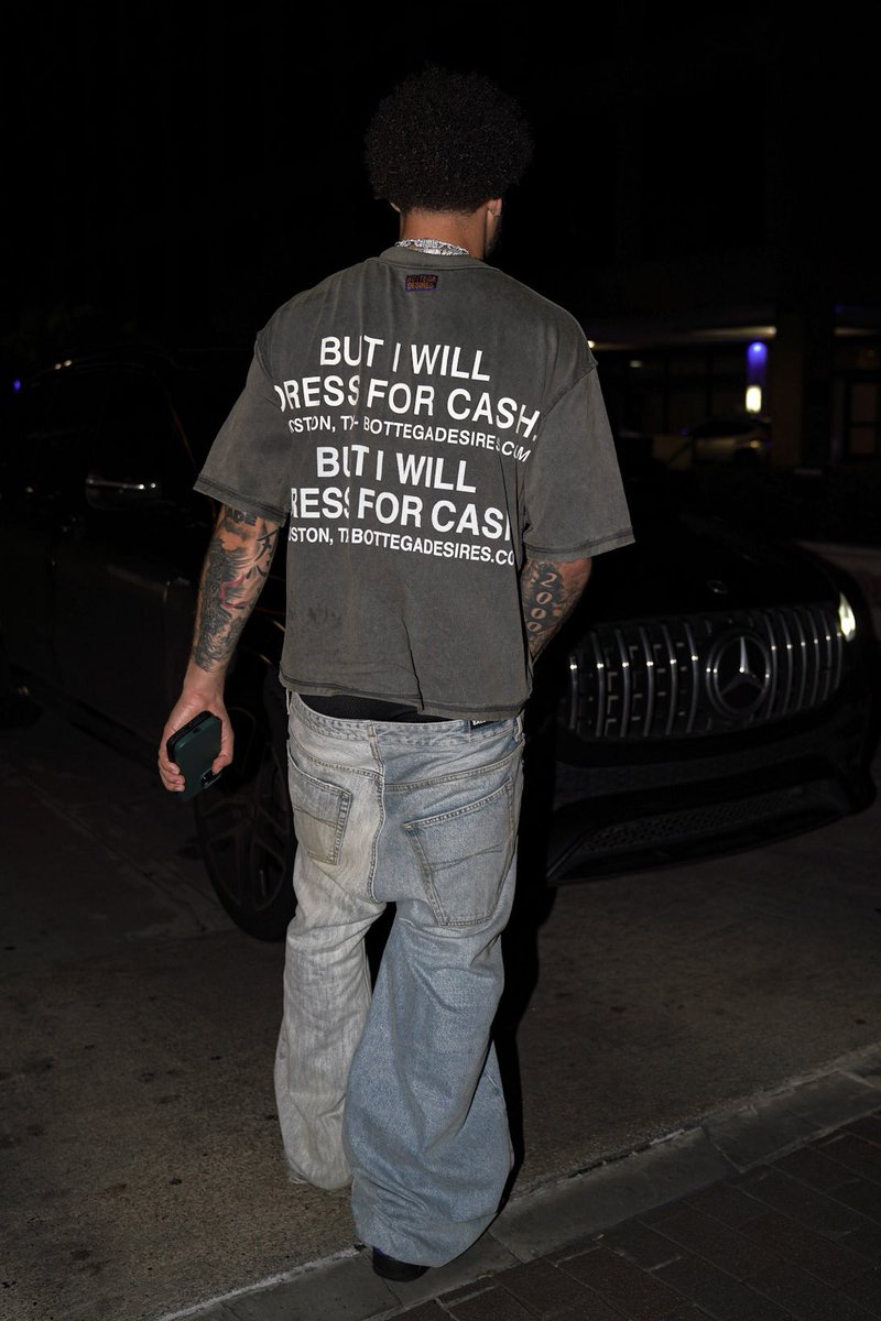 jadenmitch_'s tweet image. out da way, prolly designing some shit