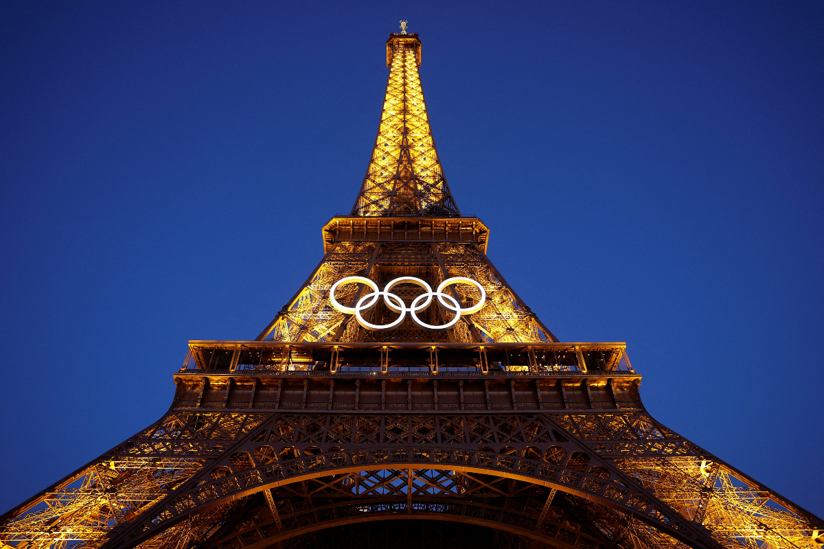 purplelightvac's tweet photo. Raise your hand if you're watching the Olympics 🖐️. What's your favorite sport to watch?

Also, who plans to go to #Olympics2028 in Los Angeles? https://t.co/WzybPrbIuc