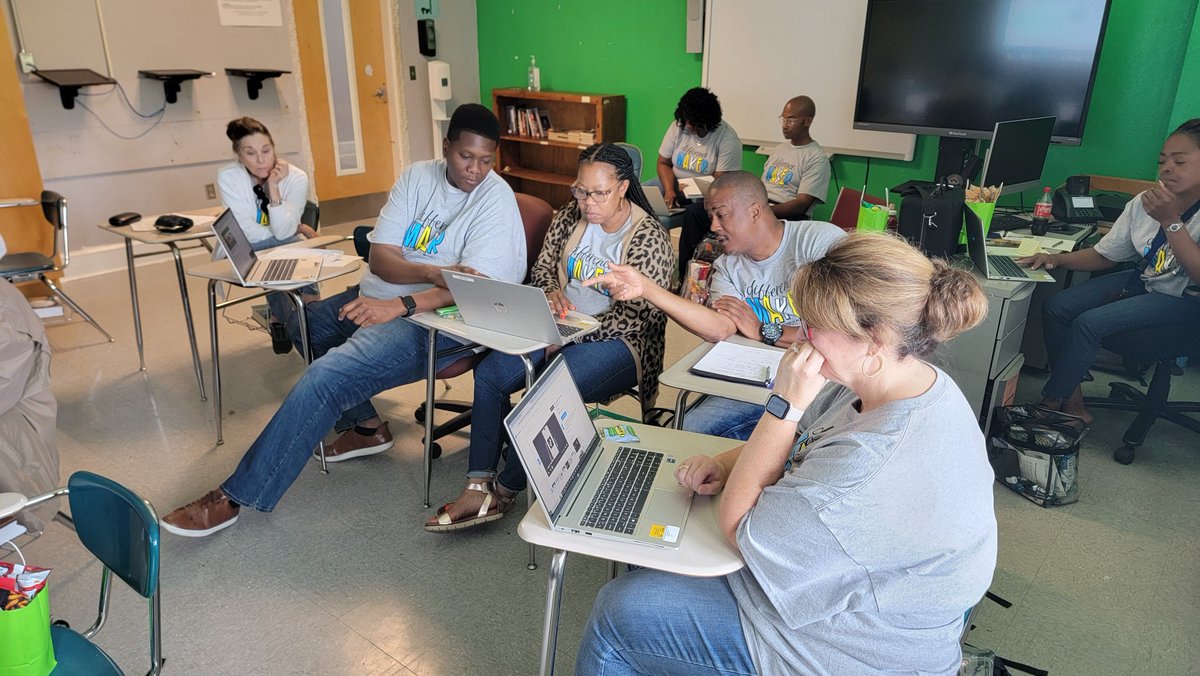 PhilipWagener's tweet photo. How do you 🦸‍♂️ engage students in learning, 📚 access ready-to-run resources, and 🏗 support Project-Based Learning initiatives?

With @Nearpod, of course!🥳🎉🙌

Thank you, @AntwuanStinson, for the opportunity to support your Alabama Youth Services Team with Nearpod!
#PBL https://t.co/r4d3bm4f5J