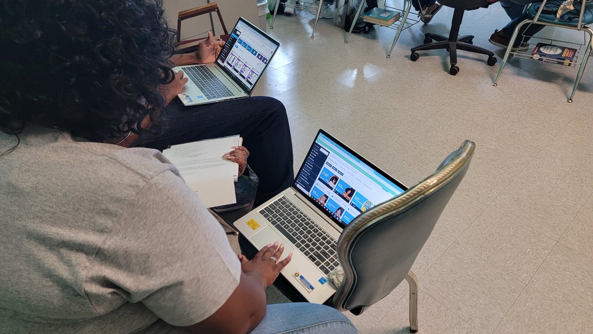How do you 🦸‍♂️ engage students in learning, 📚 access ready-to-run resources, and 🏗 support Project-Based Learning initiatives?

With @Nearpod, of course!🥳🎉🙌

Thank you, <a href="/AntwuanStinson/">Antwuan Stinson</a>, for the opportunity to support your Alabama Youth Services Team with Nearpod!
#PBL