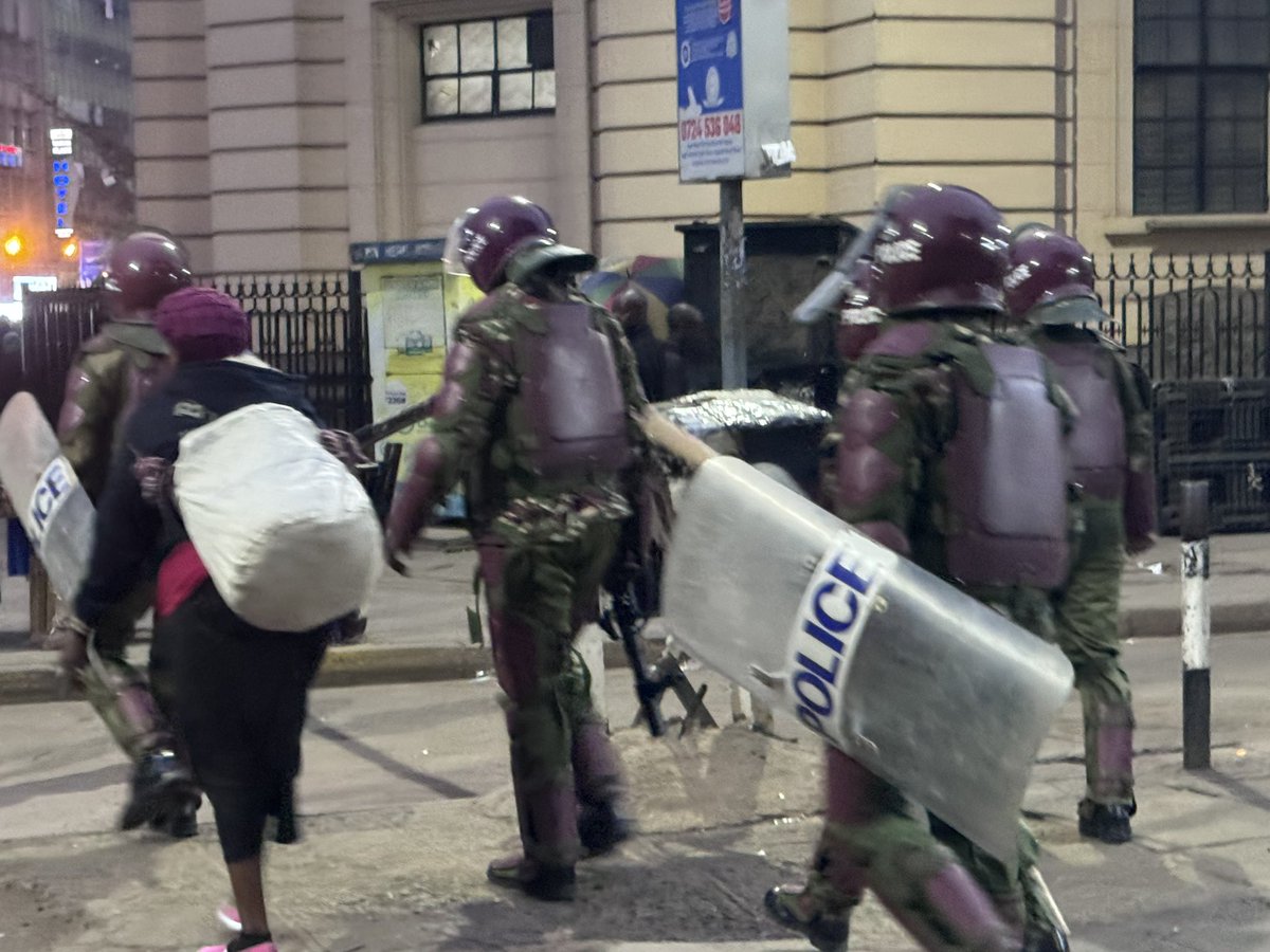 AlinurMohamed_'s tweet photo. Police have already occupied Nairobi CBD ahead of the Nane Nane maandamano. https://t.co/ef5Hbu9c0l