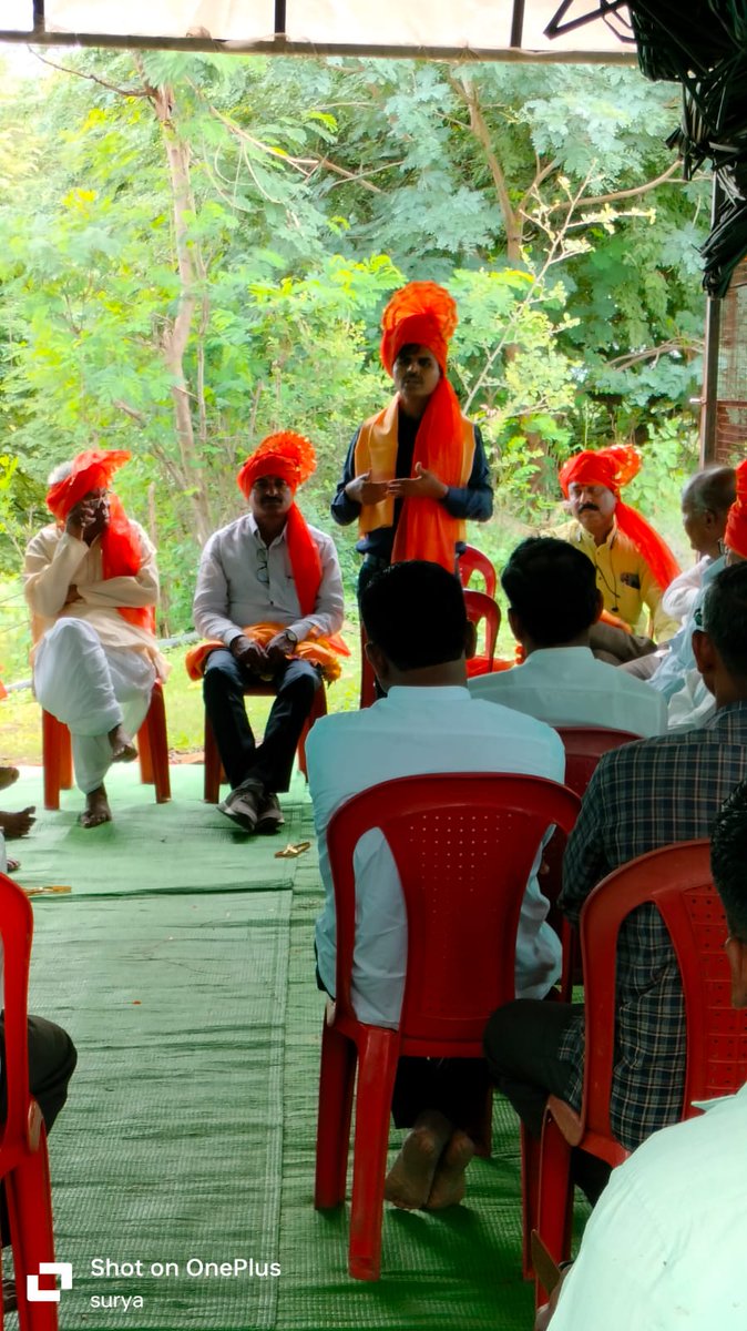 ari_pune's tweet image. @ari_pune शास्त्रज्ञ एस ए जायभाय आणि महाराष्ट्र राज्य कृषी विभागाच्या अधिकाऱ्यांनी दर्जेदार सोयाबीन बियाणे उत्पादन, बियाणे मानदंड आणि बियाणे प्लॉट रफिंग यावर मार्गदर्शन केले. साकोळ, लातूर येथील शेतकऱ्यांसाठी एक उत्तम उपक्रम! @IndiaDST @DrJitendraSingh @karandi65 @pkdhakephalkar