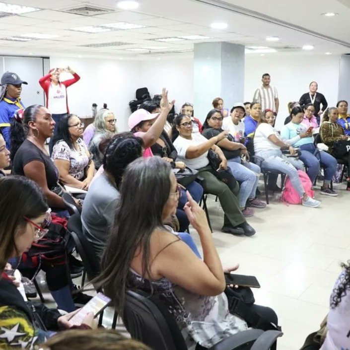 Dirección Nacional del Movimiento Comandanta Inés tweet media