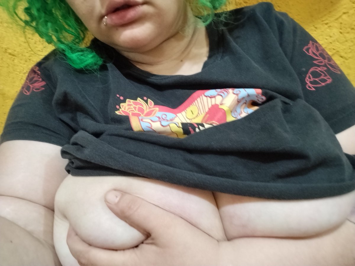 nsfmodeus's tweet photo. Ta pesado demais, alguém me ajuda a carregar? https://t.co/FGmW9JDzKb