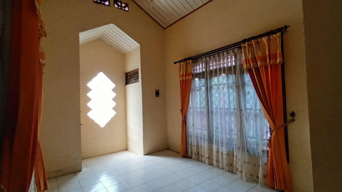 siapa tau ada yg mau/minat...🙏🙏
luas tanah 135 m³...luas bangunan 75...sertifikat SHM...
kontak 081249225066