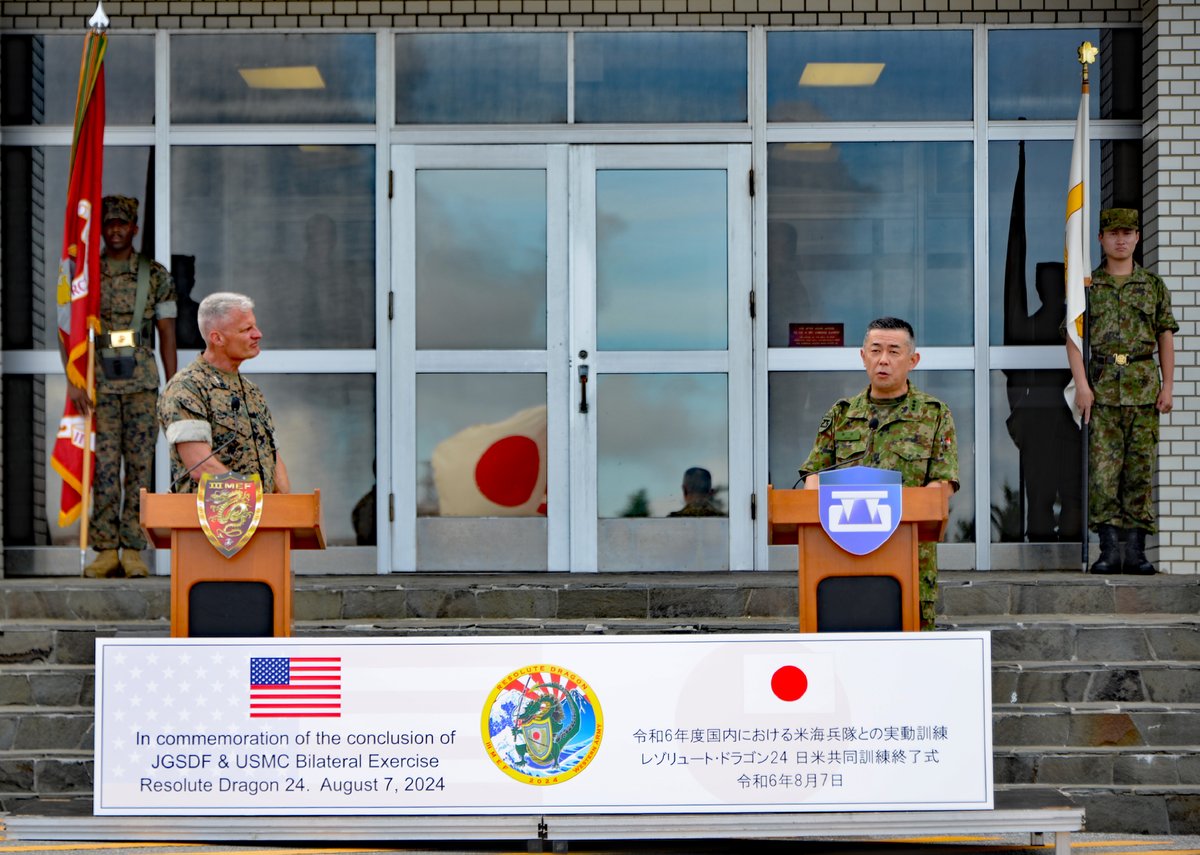 JGSDF_WA_pr's tweet photo. 【#レゾリュート・ドラゴン24 ⑳】
#西部方面隊 は、8月7日(水)国内における米海兵隊との実動訓練を終了しました。陸自 #領域横断作戦 (#CDO )と米海兵隊 #機動展開前進基地作戦 (#EABO)の連携について、両指揮官が大きな成果を確認し、強調しました。
#自衛隊って何
#抑止力 https://t.co/BEQy9kMoh5