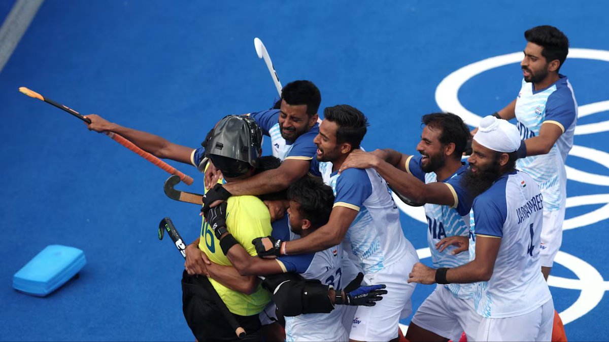 Iconichamp's tweet photo. Yesterday, was tough day for India 🇮🇳
at #ParisOlympics2024 .
Hope, we are getting One Gold 🥇, One Bronze🥉today and two medals confirmed for tomorrow🤞🏻.
@sportwalkmedia @Neeraj_chopra1
@TheHockeyIndia @JioCinema @Sports18 https://t.co/AVVQfOXmsu