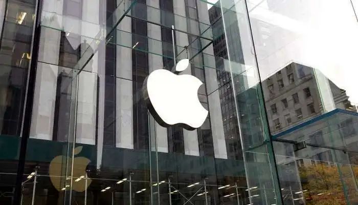 mako_63's tweet photo. Appleの生産能力がインドから中国へ回帰

インドでの生産拡大の方針が一転し、Appleは再び生産能力を中国へ戻すことを決定。同国での生産には多くの困難が伴い、Appleのサプライチェーン戦略が見直され、BYDや立訊精密などの中国企業がiPhone 16のプロジェクトに参加し、中国の製造が強化。深セン潤う https://t.co/iCRVA95cPu