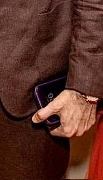 YumHajStan's tweet photo. You know what makes me the happiest?

The level of trust &amp; love between the two. From her carrying his bag at the airport to him holding her phone in events. You can tell the level of trust, admiration, &amp; bond between them. KEEP THIS FRIENDSHIP PROTECTED. MY YUMHAJ🧿

#YumHaj https://t.co/Tl7lflmlhc