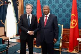 Le Secrétaire d'État US🇺🇲, <a href="/SecBlinken/">Secretary Antony Blinken</a> s'est entretenu avec le président angolais🇦🇴 <a href="/jlprdeangola/">João Lourenço</a> au sujet du rôle de premier plan joué par l'Angola dans la médiation d'un accord de cessez-le-feu entre la #RDC🇨🇩 et le Rwanda🇷🇼 et sur les rebelles #FDLR basés en #RDC.