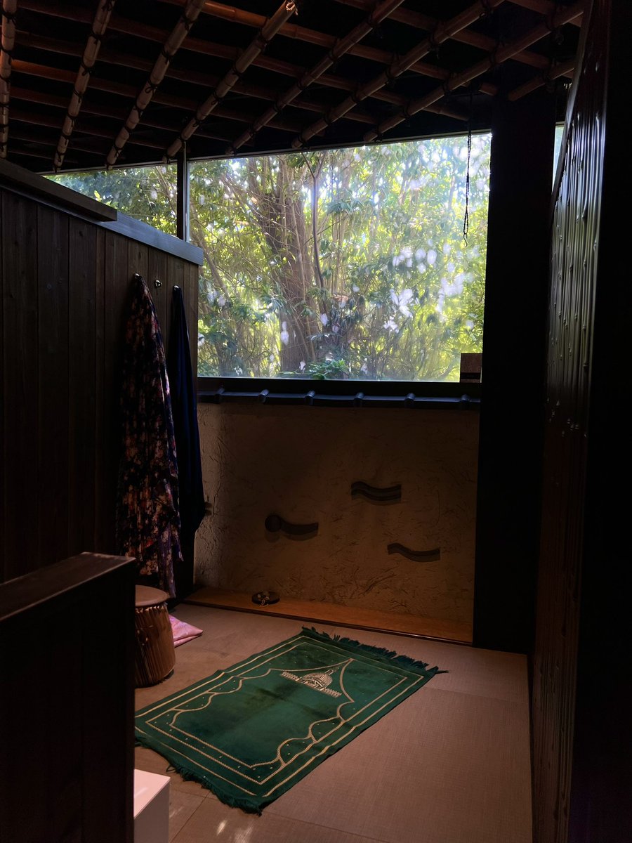Octavianatus's tweet photo. This pretty halal restaurant I went to the other day in Kyoto. The wudu area has natural flowing water from the Katsura River https://t.co/ZeQPNL4JBZ