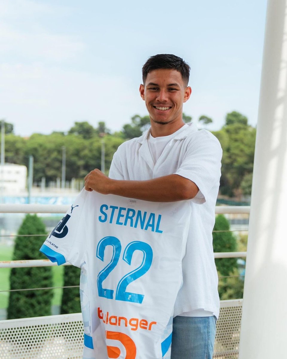 UniversPadelOff's tweet photo. 🚨Voilà une très bonne nouvelle un jeune hyper talentueux qui prolonge grâce au coach ! Merci Sternal vive l’OM 💙💙💙 #MercatOM #OM #wolves #sternal https://t.co/sIvzv5Jf9D