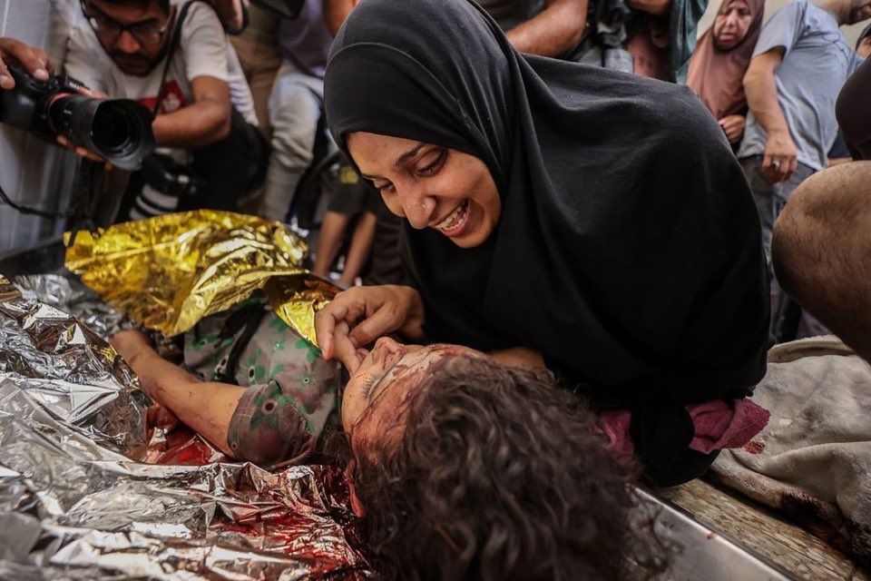 فَوَرَبِّكَ لَنَسۡـَٔلَنَّهُمۡ أَجۡمَعِینَ ۝٩٢ عَمَّا كَانُوا۟ یَعۡمَلُونَ