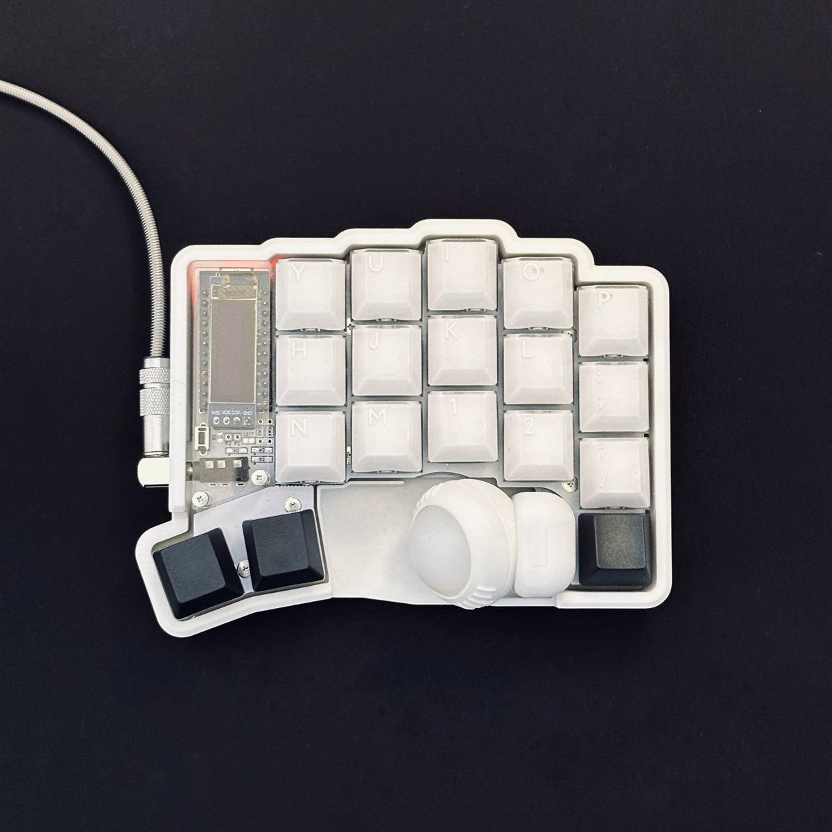 ふえさんに教えていただいた25mmのPOMボール、さっそくAmazonで注文し