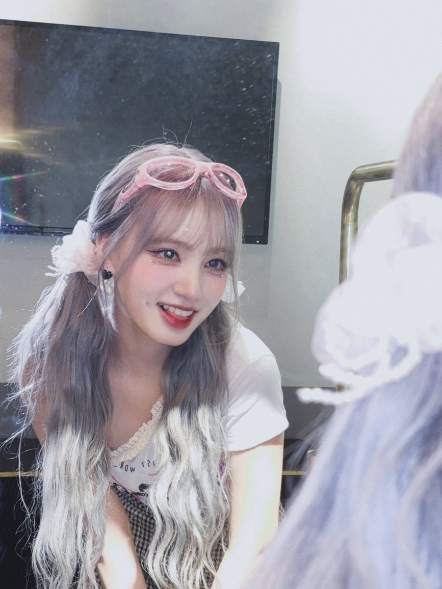 IVE_twt's tweet photo. 오늘은 세계 고양이의 날 🐱🧀💛🐈

#IVE #아이브 #LIZ #리즈 https://t.co/5PwY9Znwxr