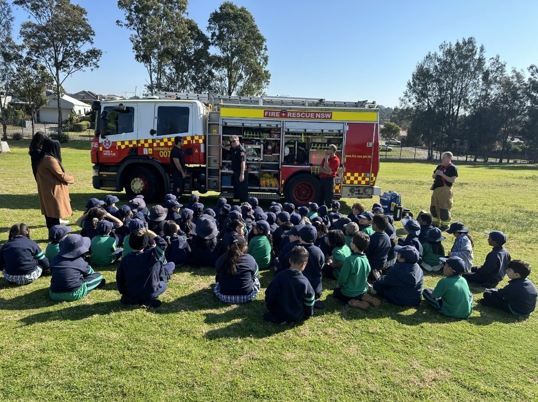 GreenwayParkPS's tweet photo. Year 1 students have been learning about different jobs so they can persuade an audience about which is the best job. We’ve had an artist visit from Ms Bitar, a chef demonstration from Ms Pandarum and firefighter talk. 🚒 👩🏻‍🎨 👨🏼‍🍳 #ProudToBelong https://t.co/ea9emAxWfD