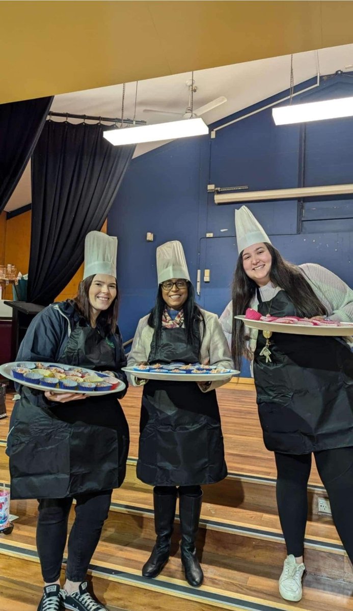 GreenwayParkPS's tweet photo. Year 1 students have been learning about different jobs so they can persuade an audience about which is the best job. We’ve had an artist visit from Ms Bitar, a chef demonstration from Ms Pandarum and firefighter talk. 🚒 👩🏻‍🎨 👨🏼‍🍳 #ProudToBelong https://t.co/ea9emAxWfD