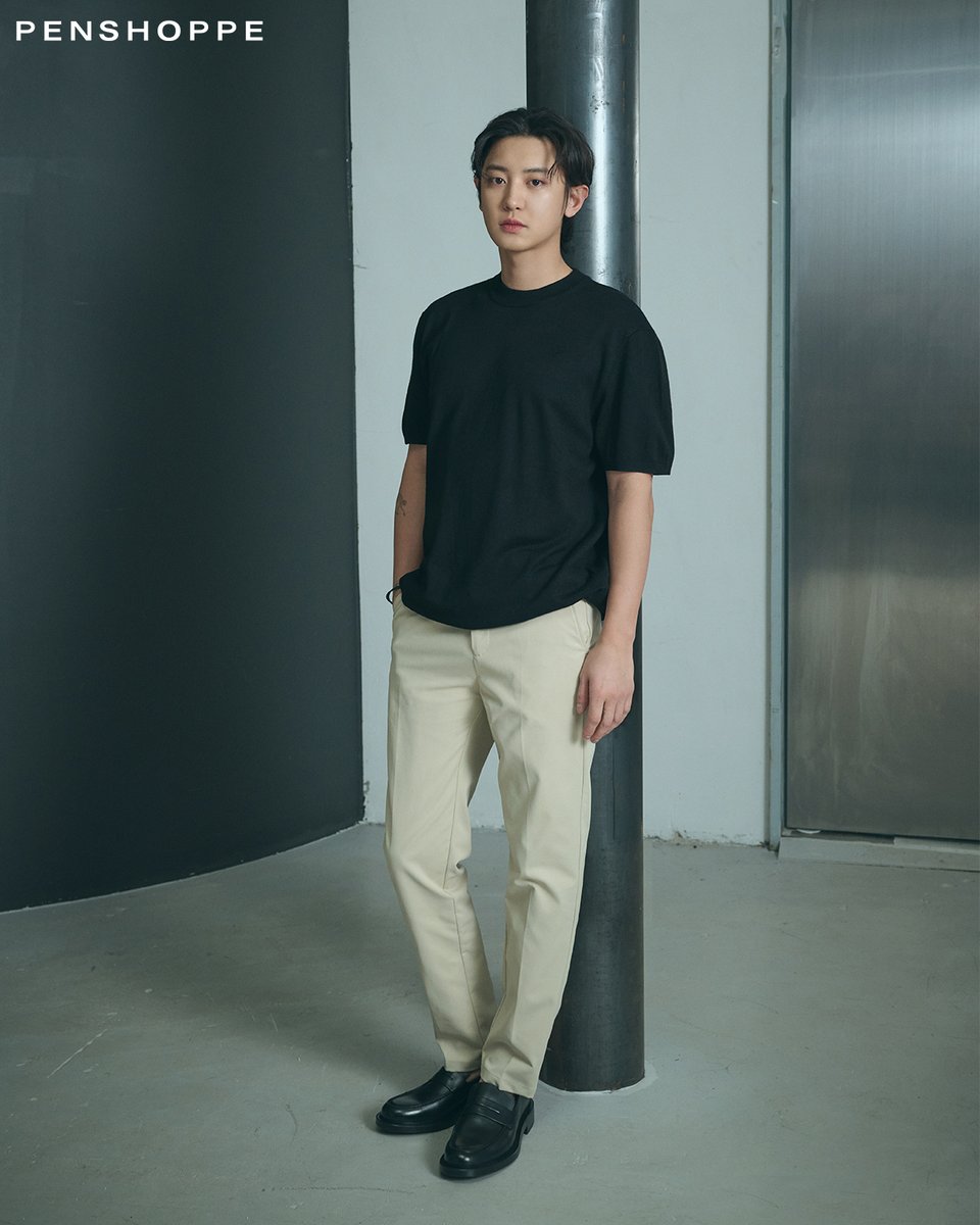 PENSHOPPE's tweet image. A classic, retold.

Stay cool in a classic #PENSHOPPE tee with matching trousers. Shop in stores or at 🌐 penshoppe.com, with buy online and pick-up in store option.

🇵🇭 Also available in Shopee, Lazada, Zalora, and Tiktok Shop.

#PENSHOPPExCHANYEOL