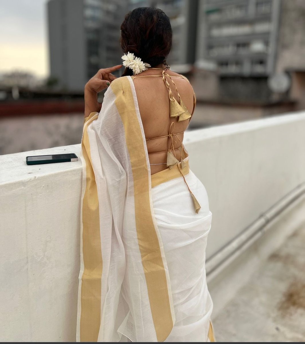 OnlyHeroines's tweet image. Guess who 😉