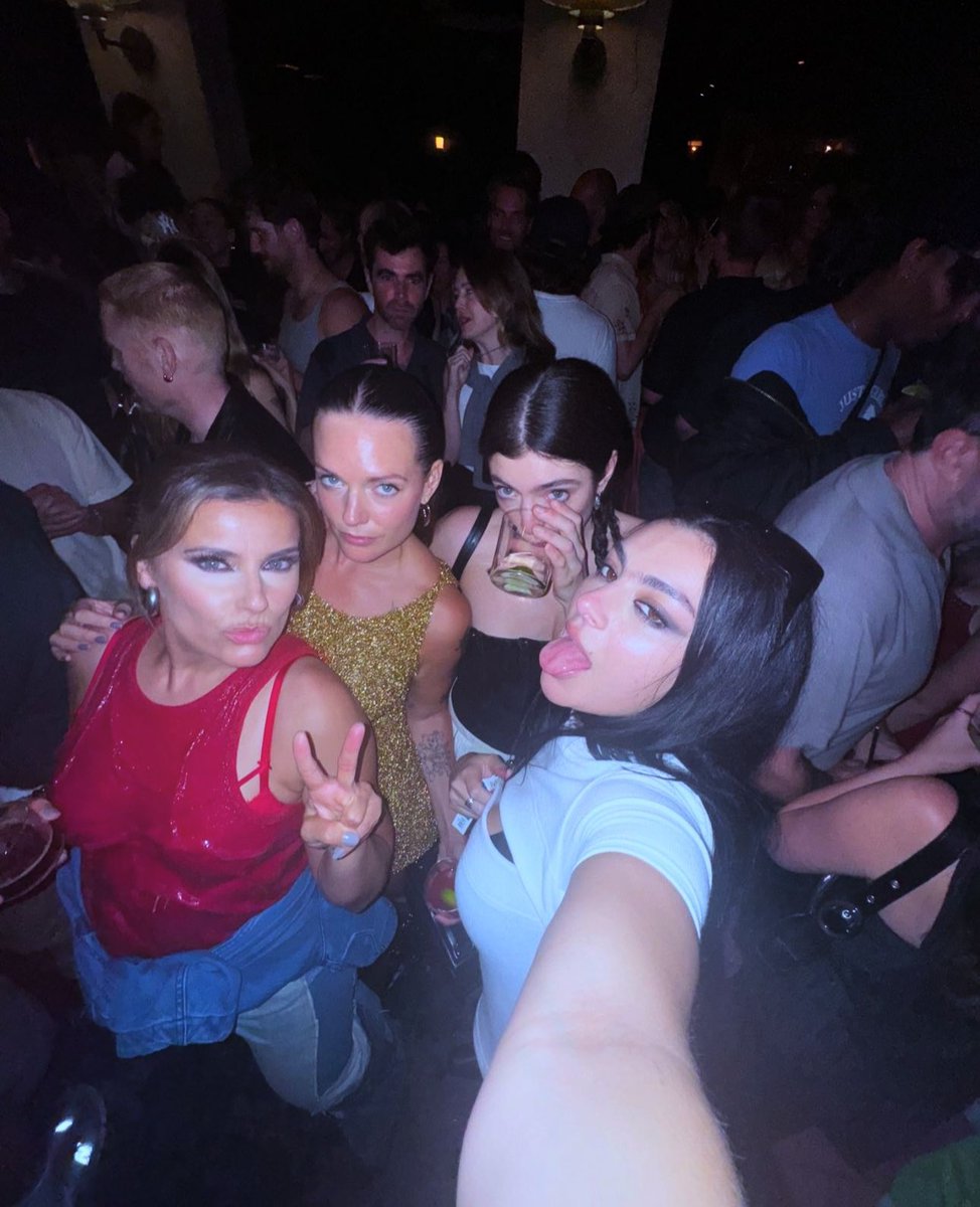 PopCrave's tweet photo. Lorde, Charli xcx, Nelly Furtado and Tove Lo look gorgeous in new photo. https://t.co/MZfubrfLMy