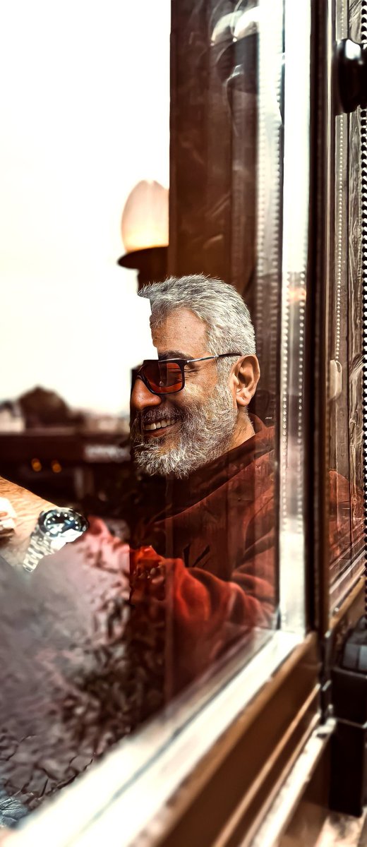 LetsXOtt's tweet photo. MAN OF DEDICATION #Ajithkumar 

AK is acting 21 HOURS PER DAY, Morning shoot For #VidaaMuyarchi &amp; Evening soot - #GoodBadUgly .

For Cinema &amp; His fans , He Will go Any Extend . https://t.co/A6fo5oH4OL