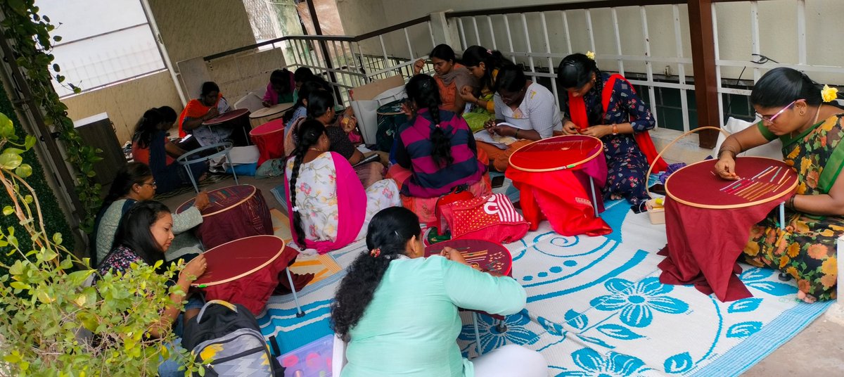 DevaariC's tweet image. Aari work classes In Bangalore 
#aariclasses #emboridery #bangalorerains #fashionbeauty #makeMoneyFromHome #makeupartist #bridalfashion