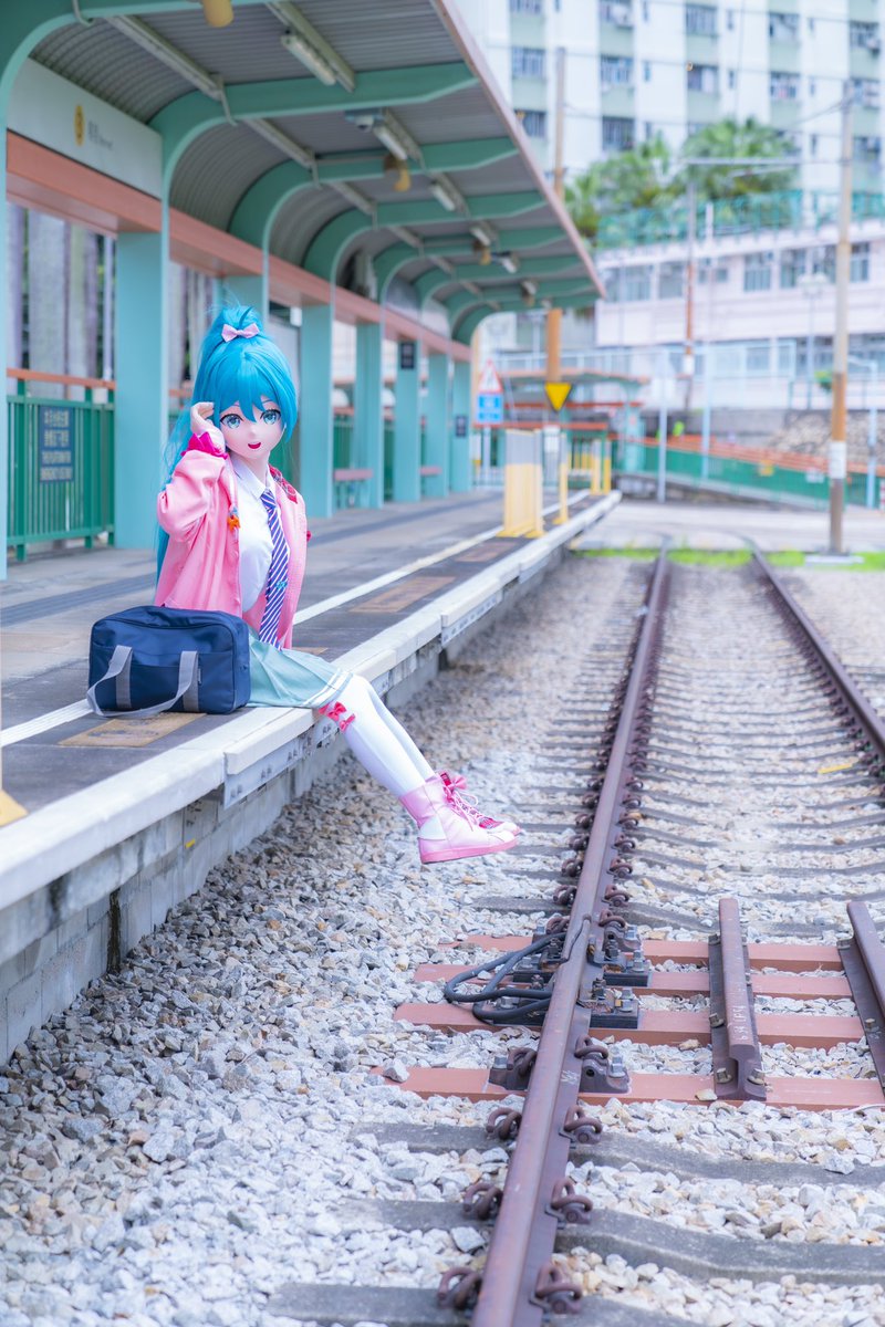和我一起乘搭輕鐵去上學🎒

📷： <a href="/vfomax/">エロ絵</a> 
#着ぐるみ #kigurumi #初音未來 #初音ミク #初音ミクkig #hatsunemikukigurumi  #hkkiger #kiger #リボンガールミクさん #ribbongirl