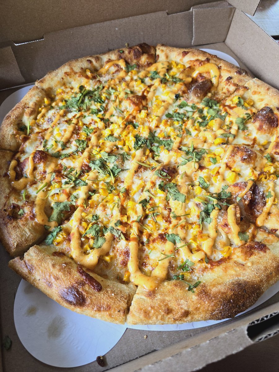 mexinaco14's tweet photo. Elote & Al Pastor pizza was delicious #Samsung #GalaxyS24Ultra #withGalaxy #FoodMode #ShotOnSnapdragon #SnpadragonInsiders #PizzaBuzz @SamsungMobileUS @Snapdragon https://t.co/NbvU3BvaUu