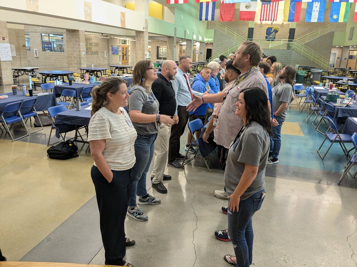 spacegirl_7's tweet image. Speed dating with @SMS_Wolverines teachers. Fun way to get to know each other. @HaysCISD