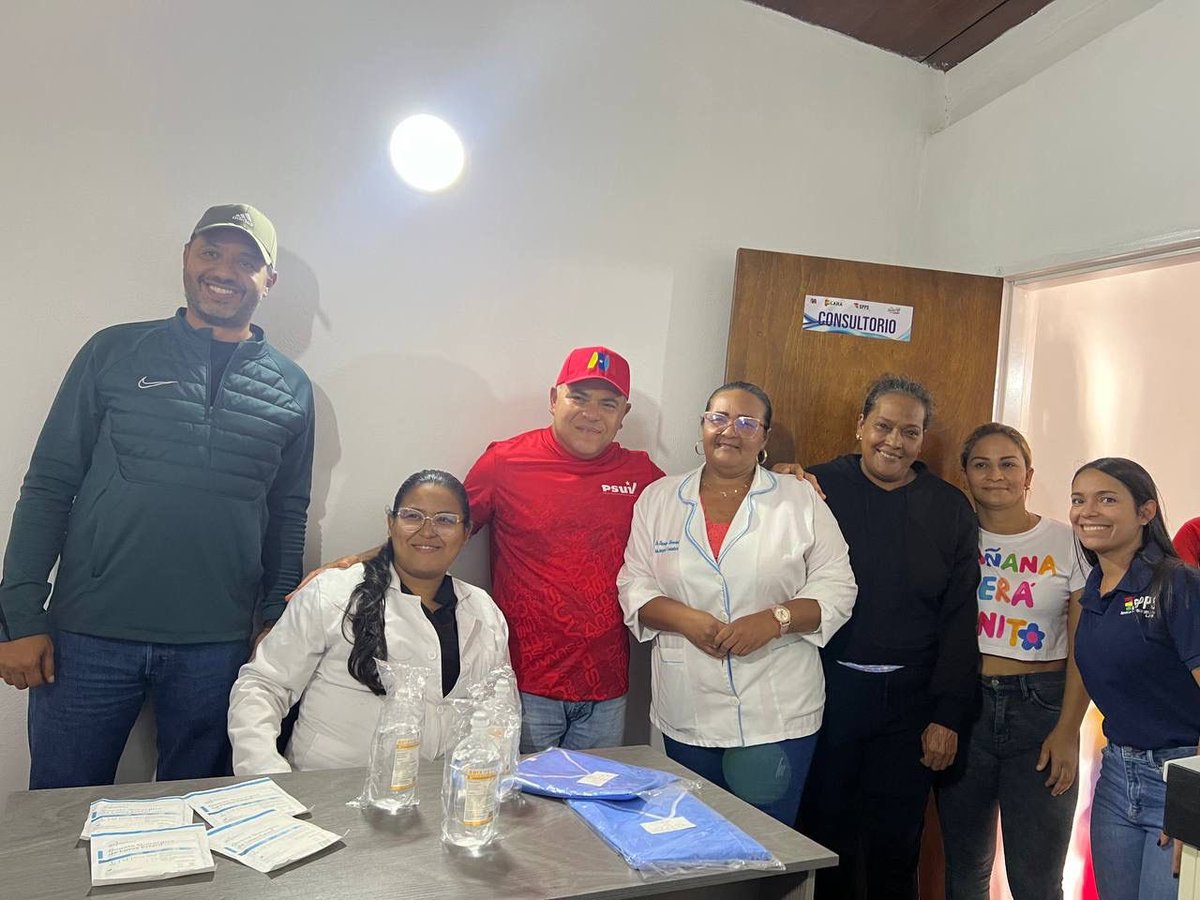 Adolfo Pereira Gobernador (@adolfop_oficial) on Twitter photo #7Ago Inauguramos la Base de Misiones “Las Tinajitas” junto al alcalde <a href="/LuisJonasReyes/">Luis Jonás Reyes</a> que beneficia a 5 sectores de la parroquia Guerrera Ana Soto del municipio Iribarren.
El espacio contempla un consultorio, habitación para los médicos y un Centro de Educación Inicial para #7Ago Inauguramos la Base de Misiones “Las Tinajitas” junto al alcalde <a href="/LuisJonasReyes/">Luis Jonás Reyes</a> que beneficia a 5 sectores de la parroquia Guerrera Ana Soto del municipio Iribarren.
El espacio contempla un consultorio, habitación para los médicos y un Centro de Educación Inicial para