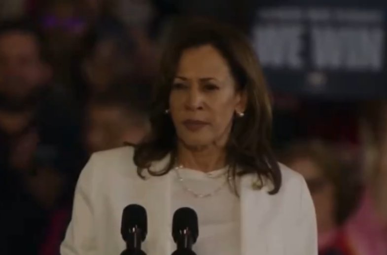 andredaughty's tweet image. If you've ever seen a Black woman give you this glare...

#becareful
#treadverygingerly
#prayformercy
#youintrouble
#hushupnow