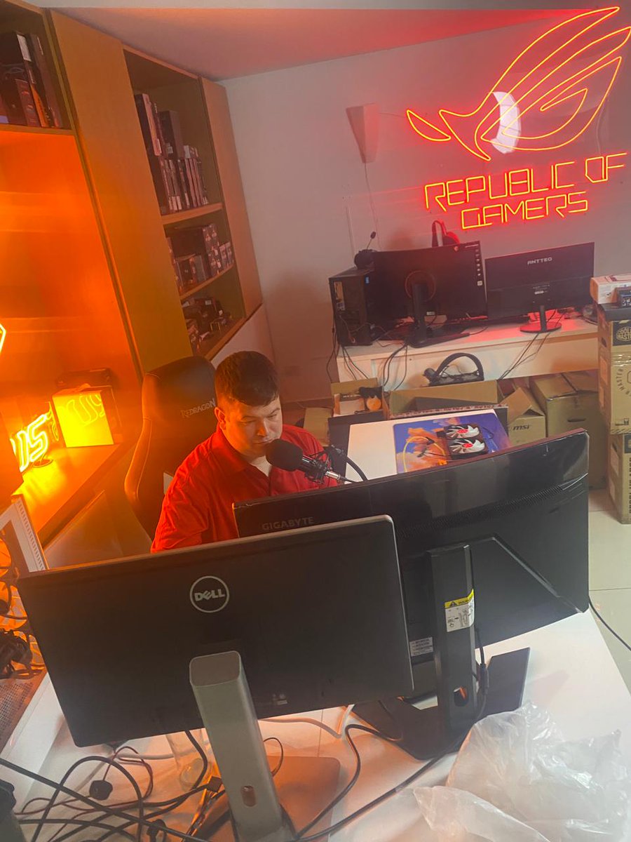 Las empresas líderes del sector aportan a la comunidad gamer de Córdoba, nuevas y grandes experiencias, y van por más. De gamers para gamers. Gracias!! Empeño Gamer