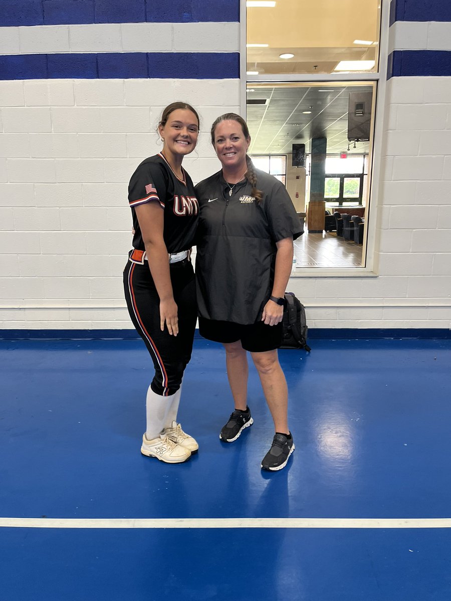 PGMccoole2026's tweet photo. Thank you to @ElliottSaysWhat for this awesome camp! These 3 days have been so helpful. It’s amazing to be able to work with a bunch of coaches at once. Huge thanks to all of the coaches that made this camp possible!
@UnitySizemore https://t.co/KxCV4OOAyN