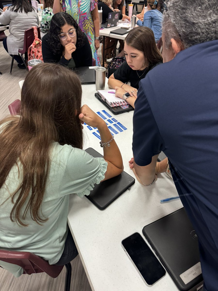 BuengerSarah's tweet image. What a great day of learning and growing in science! #acceleratelearning #wallerisdsciencerocks #transformlikeabutterfly #🦋