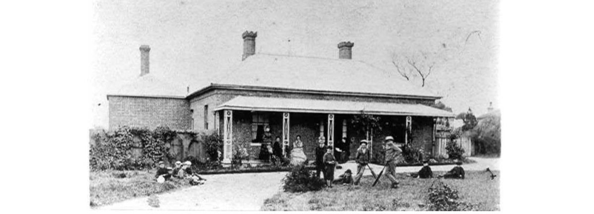 MalvernHistory's tweet photo. First Grange School, 35 Caroline Street South Yarra run by Agnes Templeton. The school was in South Yarra between c1867 to 1893 before moving to Ash Grove Malvern East. #StonnHistory https://t.co/ZeuD0I9v2V